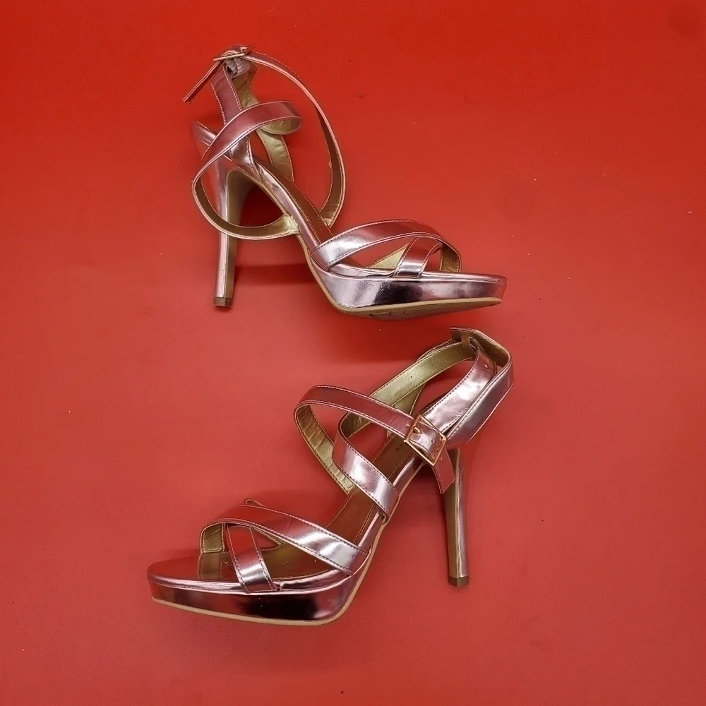 Fioni Platform Heels Size 8 Shoes Silver Purple